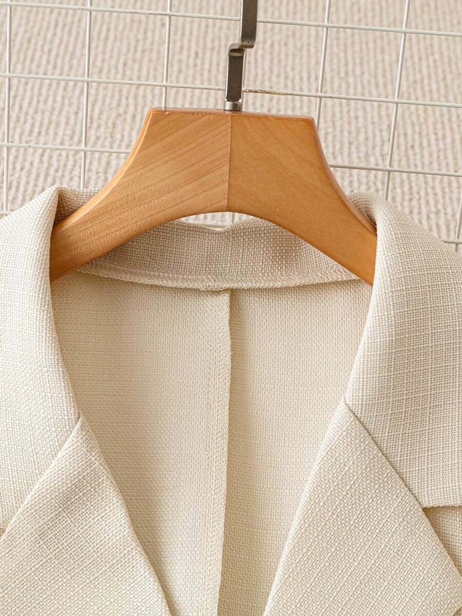 Elegant Short Sleeve Blazer with Faux Pearl and Metal Buttons, French Style Structured Fit for Daily Work, Office, Spring and Summer Looks